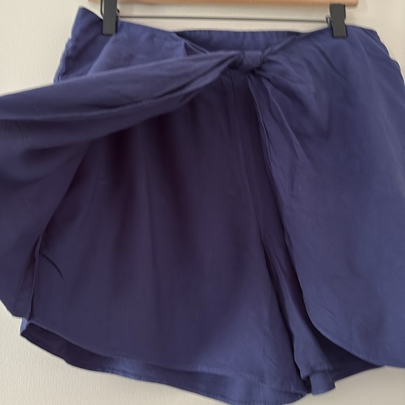 Anthropologie Hei Hei Leia Tie Knot Shorts Twist Front Navy Linen Blend Size M - Picture 4 of 10